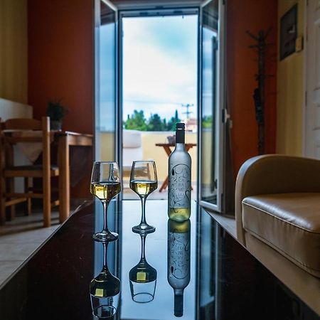 Julia΄S Apartment Alepou Екстериор снимка