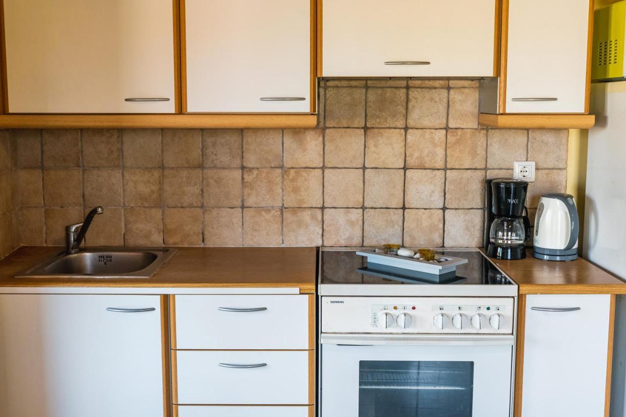 Julia΄S Apartment Alepou Екстериор снимка