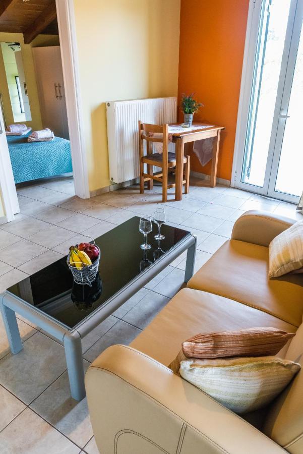 Julia΄S Apartment Alepou Екстериор снимка